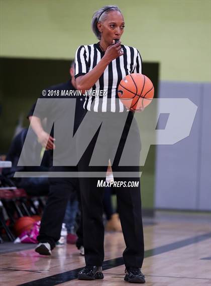 Thumbnail 3 in Jefferson vs. Gardena (CIF LACS D3 Final) photogallery.