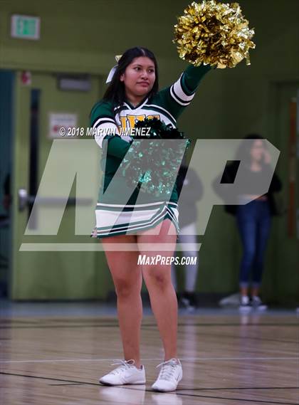 Thumbnail 2 in Jefferson vs. Gardena (CIF LACS D3 Final) photogallery.