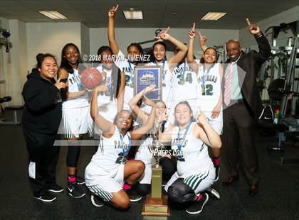 Thumbnail 1 in Jefferson vs. Gardena (CIF LACS D3 Final) photogallery.