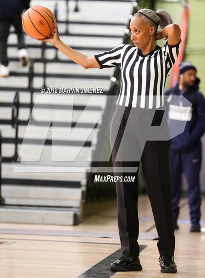 Thumbnail 3 in Jefferson vs. Gardena (CIF LACS D3 Final) photogallery.