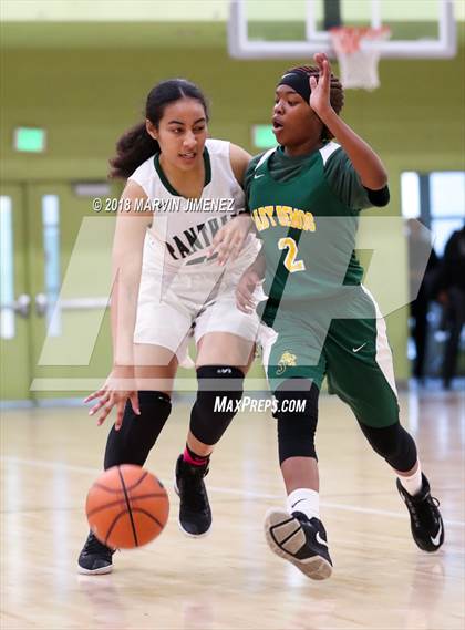 Thumbnail 3 in Jefferson vs. Gardena (CIF LACS D3 Final) photogallery.