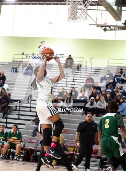 Thumbnail 3 in Jefferson vs. Gardena (CIF LACS D3 Final) photogallery.