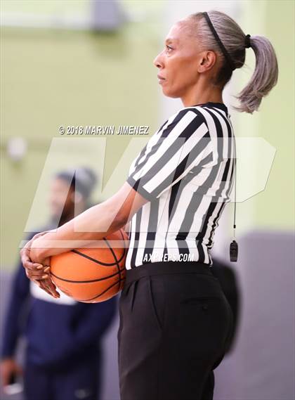 Thumbnail 2 in Jefferson vs. Gardena (CIF LACS D3 Final) photogallery.