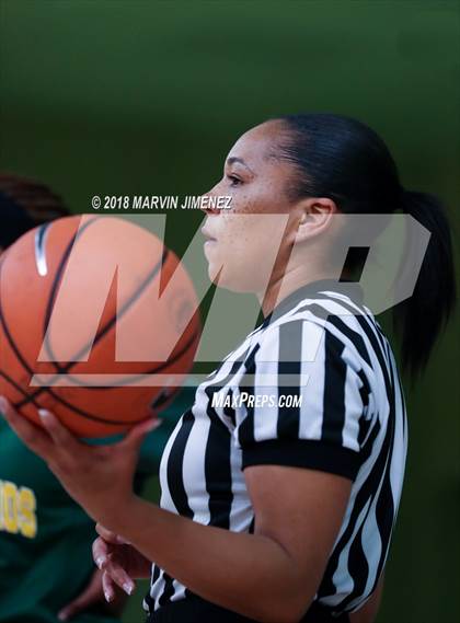 Thumbnail 1 in Jefferson vs. Gardena (CIF LACS D3 Final) photogallery.