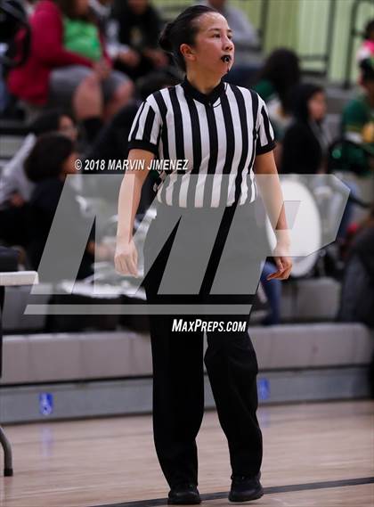 Thumbnail 2 in Jefferson vs. Gardena (CIF LACS D3 Final) photogallery.