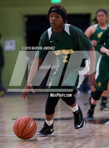 Thumbnail 2 in Jefferson vs. Gardena (CIF LACS D3 Final) photogallery.