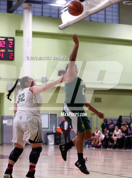 Thumbnail 3 in Jefferson vs. Gardena (CIF LACS D3 Final) photogallery.