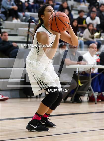 Thumbnail 1 in Jefferson vs. Gardena (CIF LACS D3 Final) photogallery.
