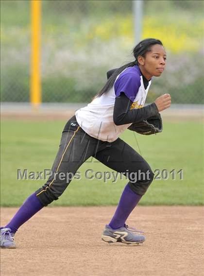 Thumbnail 1 in McClatchy vs. Armijo (River City Tournament) photogallery.