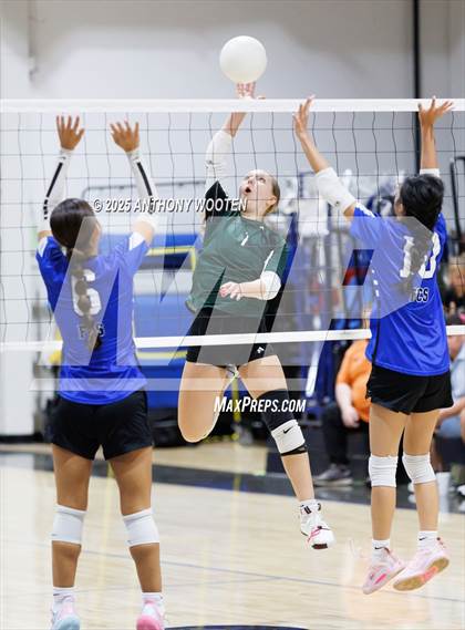 Thumbnail 3 in Grace Christian vs Fayetteville Christian (Warrior Fall Showcase) photogallery.