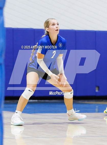 Thumbnail 3 in Grace Christian vs Fayetteville Christian (Warrior Fall Showcase) photogallery.