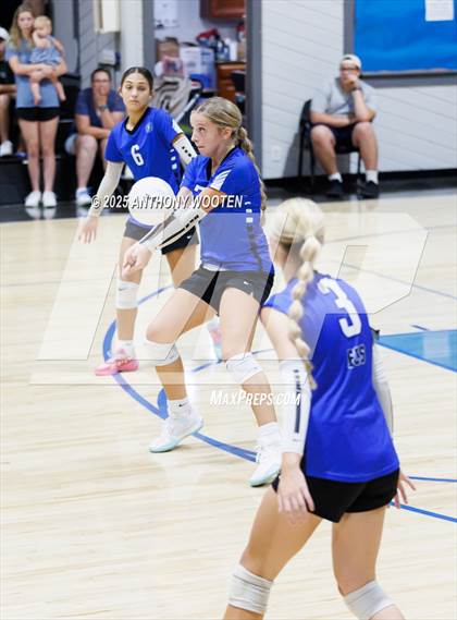Thumbnail 3 in Grace Christian vs Fayetteville Christian (Warrior Fall Showcase) photogallery.