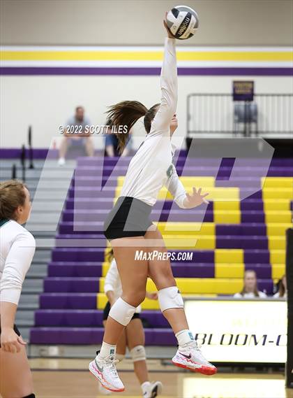 Thumbnail 2 in Fisher vs Amanda-Clearcreek (Bloom-Carroll Preview) photogallery.