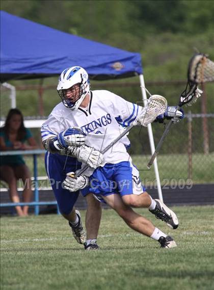 Thumbnail 3 in Grand Island vs Williamsville South (Section 6 Class B 1st round) photogallery.