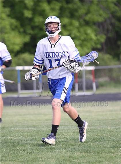 Thumbnail 2 in Grand Island vs Williamsville South (Section 6 Class B 1st round) photogallery.