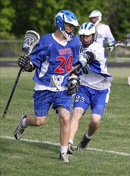 Thumbnail 2 in Grand Island vs Williamsville South (Section 6 Class B 1st round) photogallery.
