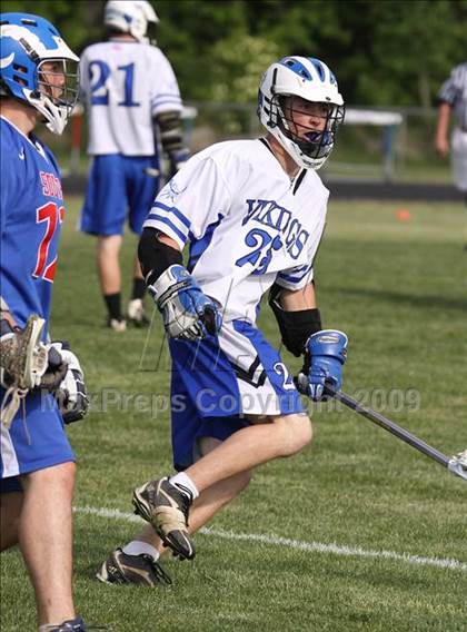 Thumbnail 1 in Grand Island vs Williamsville South (Section 6 Class B 1st round) photogallery.