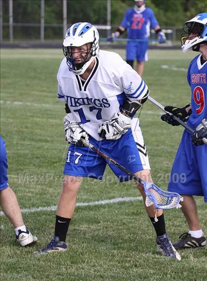 Thumbnail 2 in Grand Island vs Williamsville South (Section 6 Class B 1st round) photogallery.