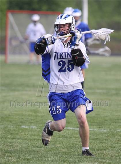 Thumbnail 2 in Grand Island vs Williamsville South (Section 6 Class B 1st round) photogallery.