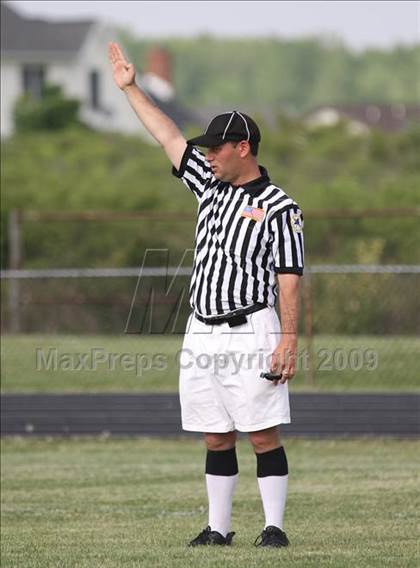 Thumbnail 2 in Grand Island vs Williamsville South (Section 6 Class B 1st round) photogallery.