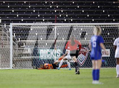 Thumbnail 3 in Broomfield vs. Grandview (CHSAA 5A Championship) photogallery.