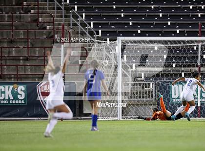 Thumbnail 1 in Broomfield vs. Grandview (CHSAA 5A Championship) photogallery.