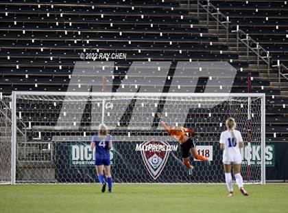 Thumbnail 3 in Broomfield vs. Grandview (CHSAA 5A Championship) photogallery.