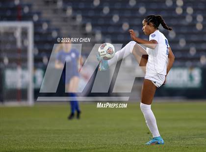 Thumbnail 2 in Broomfield vs. Grandview (CHSAA 5A Championship) photogallery.