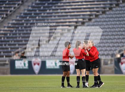 Thumbnail 3 in Broomfield vs. Grandview (CHSAA 5A Championship) photogallery.