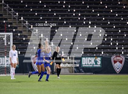 Thumbnail 2 in Broomfield vs. Grandview (CHSAA 5A Championship) photogallery.