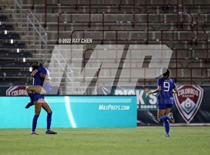 Thumbnail 3 in Broomfield vs. Grandview (CHSAA 5A Championship) photogallery.