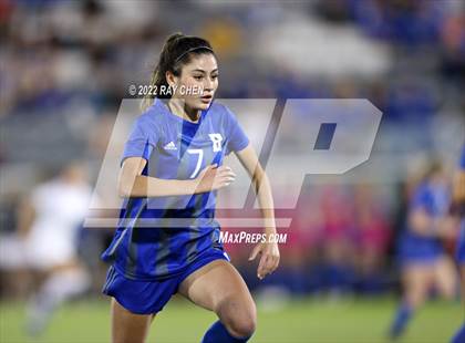 Thumbnail 2 in Broomfield vs. Grandview (CHSAA 5A Championship) photogallery.