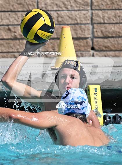 Thumbnail 2 in Temecula Valley vs San Dieguito Academy photogallery.