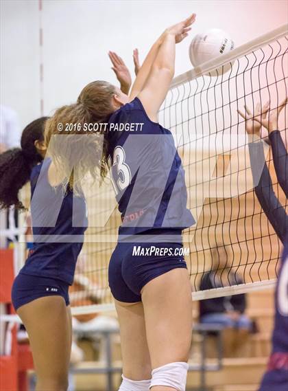 Thumbnail 3 in Great Oak @ Chaparral photogallery.