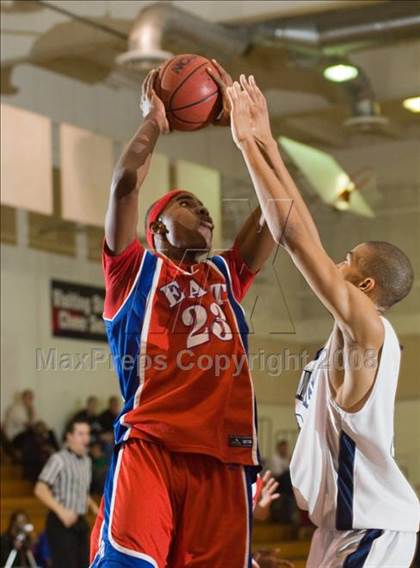 Thumbnail 2 in Clovis East vs East Bakersfield (Modesto Christian Classic)  photogallery.