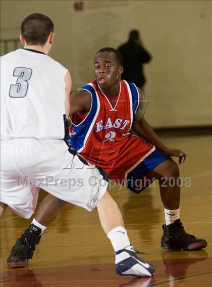 Thumbnail 3 in Clovis East vs East Bakersfield (Modesto Christian Classic)  photogallery.
