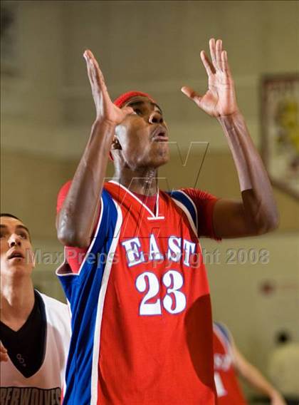 Thumbnail 1 in Clovis East vs East Bakersfield (Modesto Christian Classic)  photogallery.