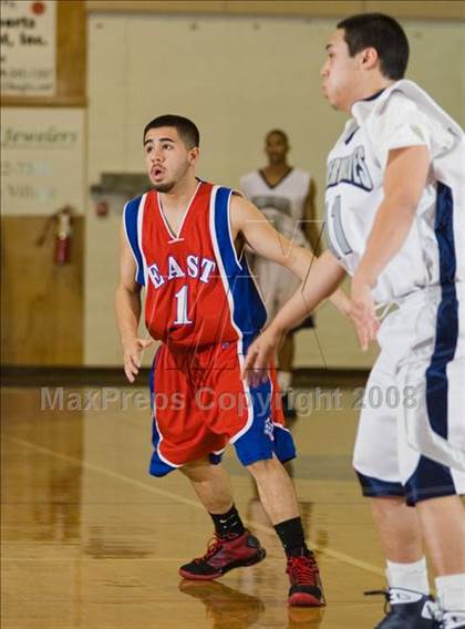 Thumbnail 2 in Clovis East vs East Bakersfield (Modesto Christian Classic)  photogallery.