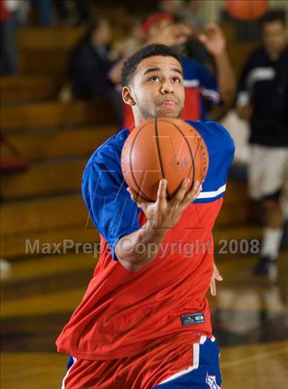 Thumbnail 2 in Clovis East vs East Bakersfield (Modesto Christian Classic)  photogallery.