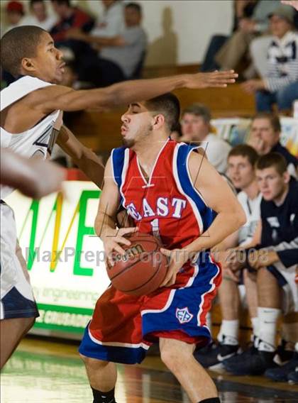 Thumbnail 2 in Clovis East vs East Bakersfield (Modesto Christian Classic)  photogallery.