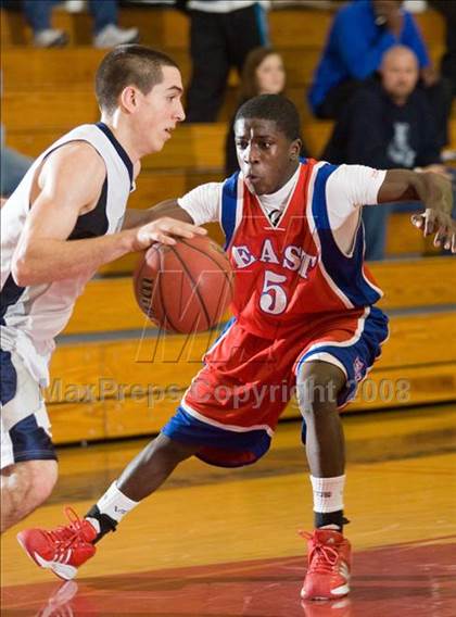 Thumbnail 2 in Clovis East vs East Bakersfield (Modesto Christian Classic)  photogallery.