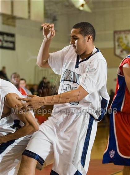 Thumbnail 3 in Clovis East vs East Bakersfield (Modesto Christian Classic)  photogallery.
