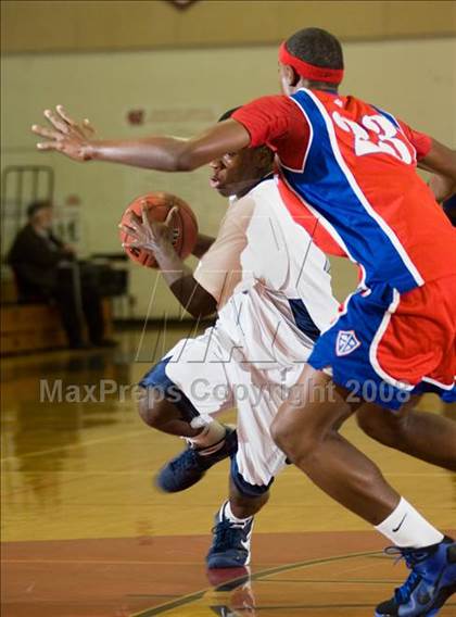 Thumbnail 1 in Clovis East vs East Bakersfield (Modesto Christian Classic)  photogallery.