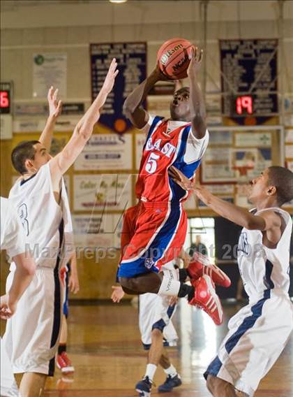 Thumbnail 2 in Clovis East vs East Bakersfield (Modesto Christian Classic)  photogallery.