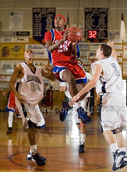 Thumbnail 2 in Clovis East vs East Bakersfield (Modesto Christian Classic)  photogallery.