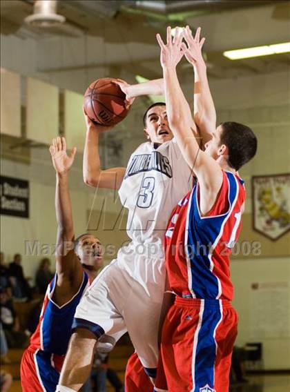 Thumbnail 2 in Clovis East vs East Bakersfield (Modesto Christian Classic)  photogallery.