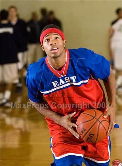 Thumbnail 3 in Clovis East vs East Bakersfield (Modesto Christian Classic)  photogallery.