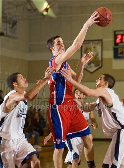 Thumbnail 1 in Clovis East vs East Bakersfield (Modesto Christian Classic)  photogallery.