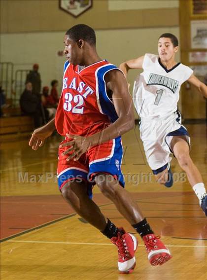 Thumbnail 1 in Clovis East vs East Bakersfield (Modesto Christian Classic)  photogallery.