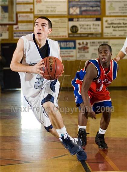 Thumbnail 2 in Clovis East vs East Bakersfield (Modesto Christian Classic)  photogallery.